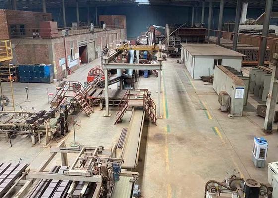 Línea de producción automática para la fabricación de bloques huecos de arcilla con secador de túnel y grandes capacidades de 800 toneladas / día