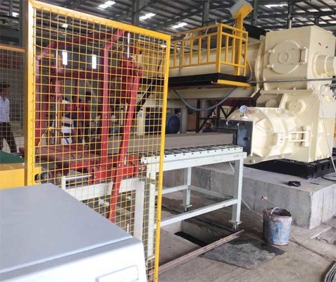 Máquina de fabricación de ladrillo rojo del extrusor del vacío de BBT/Clay Brick Machine auto