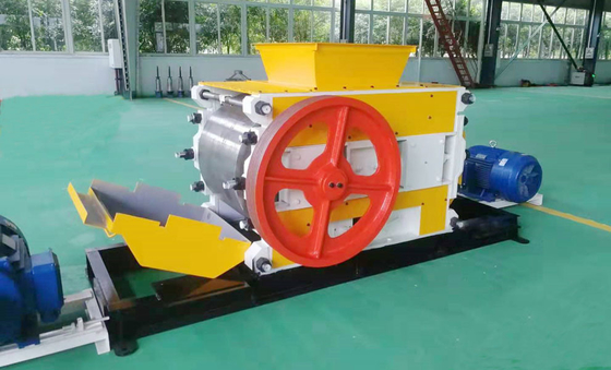 El acero de manganeso refina el diámetro 0 - 3m m del rendimiento de la máquina de la trituradora de rodillo