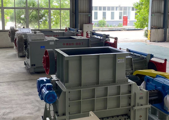 Máquina doble de la trituradora de rodillo del diente por completo automática para la planta del horno de túnel
