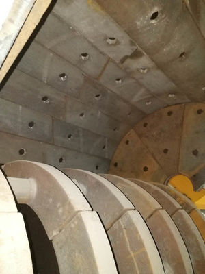 Trituradora de martillos de doble rotor de 180 kW con 36 martillos y tolerancia de contenido de agua no superior al 8,5% para el procesamiento de minerales