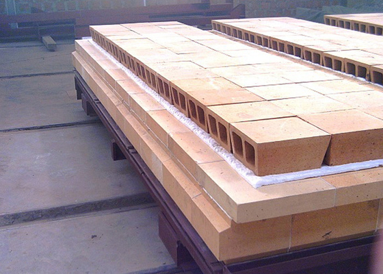 Ladrillo de fuego aislador refractario de Clay Bricks Material Alkali Resistant del horno de túnel