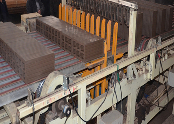 Máquina de corte de ladrillos de arcilla modelo QTQD-1 con longitud de 1254 mm y altura de corte máxima de 300 mm para el corte de paredes de ladrillos de precisión