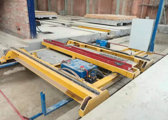 El túnel hidráulico de la planta del horno de ladrillos de la arcilla de la máquina que empuja estofa el equipo auxiliar
