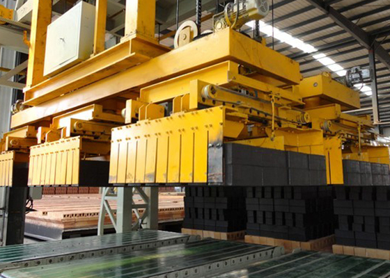 Apiladora del hueco del bloque auto de Clay Brick Production Line Robot