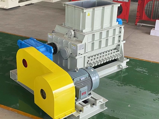 Máquina automatizada del ladrillo del suelo que entrelaza rojo/trituradora de rodillo dentada doble