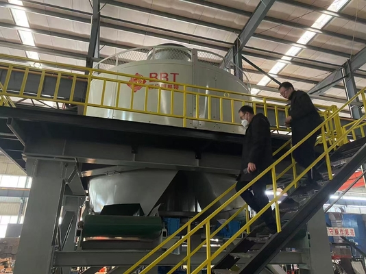 El molino de paneles húmedos Edge Runner para la producción de ladrillos de arcilla 40-50m / h Capacidad y especificación de rodillos de 1850 * 700 mm