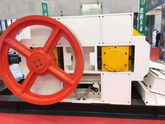 Maquinaria de trituración de rodillos maquinaria de trituración de materias primas maquinaria de trituración